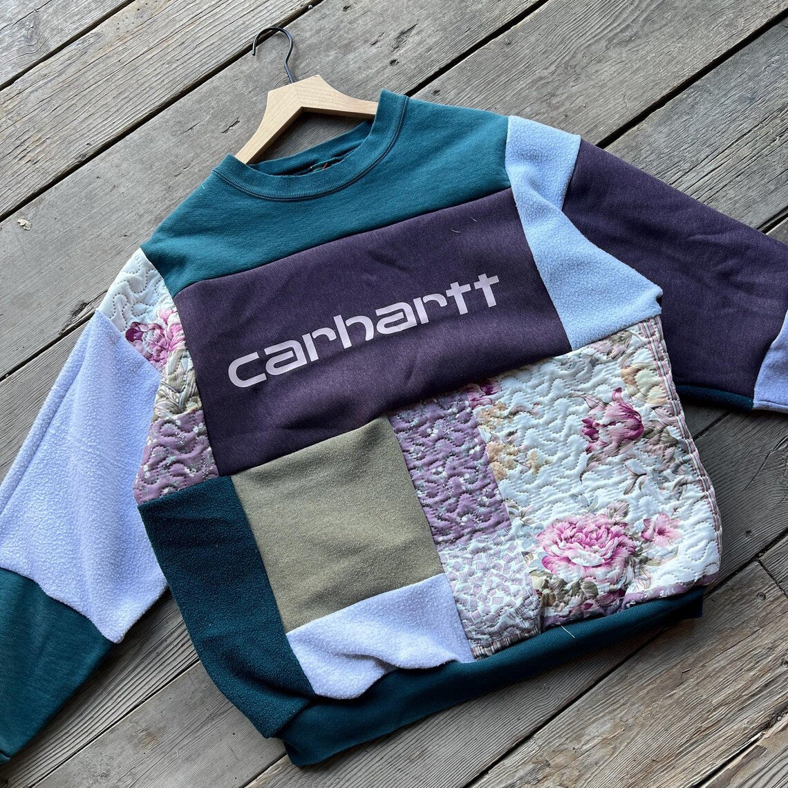 Reworked Crewneck purple floral (XL)