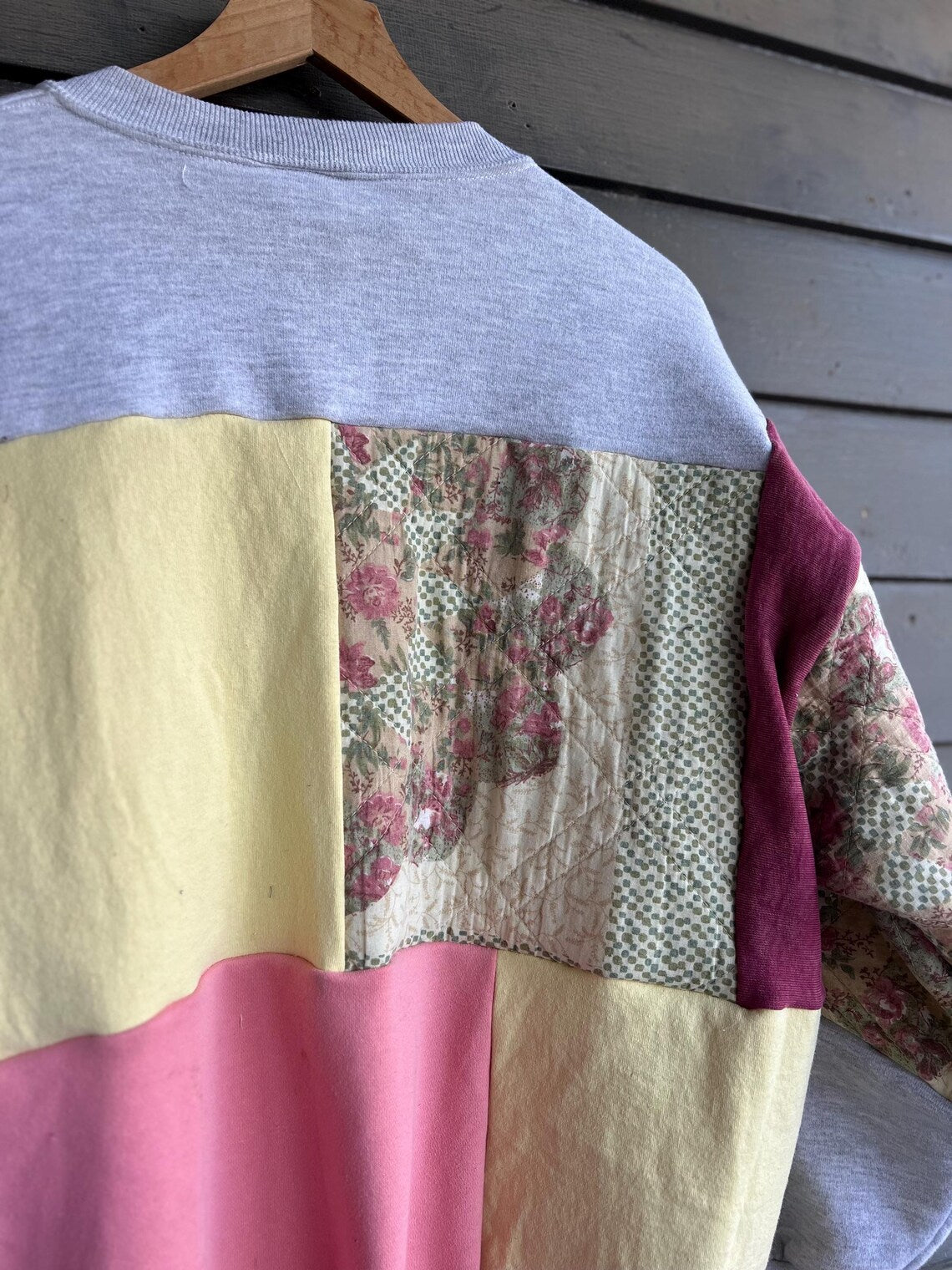 Reworked Crewneck yellow floral (XL)